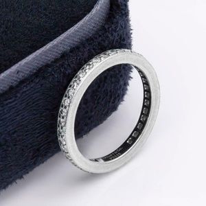 Tiffany & Co. LEGACY Collection Platinum band